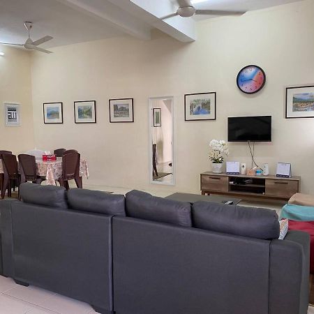 Spacious Cozy Lakeville Homestay 4 Bedrooms All With Aircond Сері-Іскандар Екстер'єр фото
