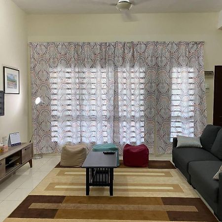 Spacious Cozy Lakeville Homestay 4 Bedrooms All With Aircond Сері-Іскандар Екстер'єр фото