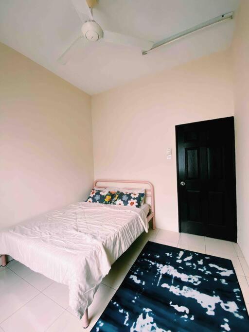 Spacious Cozy Lakeville Homestay 4 Bedrooms All With Aircond Сері-Іскандар Екстер'єр фото