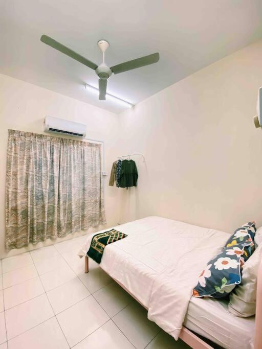 Spacious Cozy Lakeville Homestay 4 Bedrooms All With Aircond Сері-Іскандар Екстер'єр фото