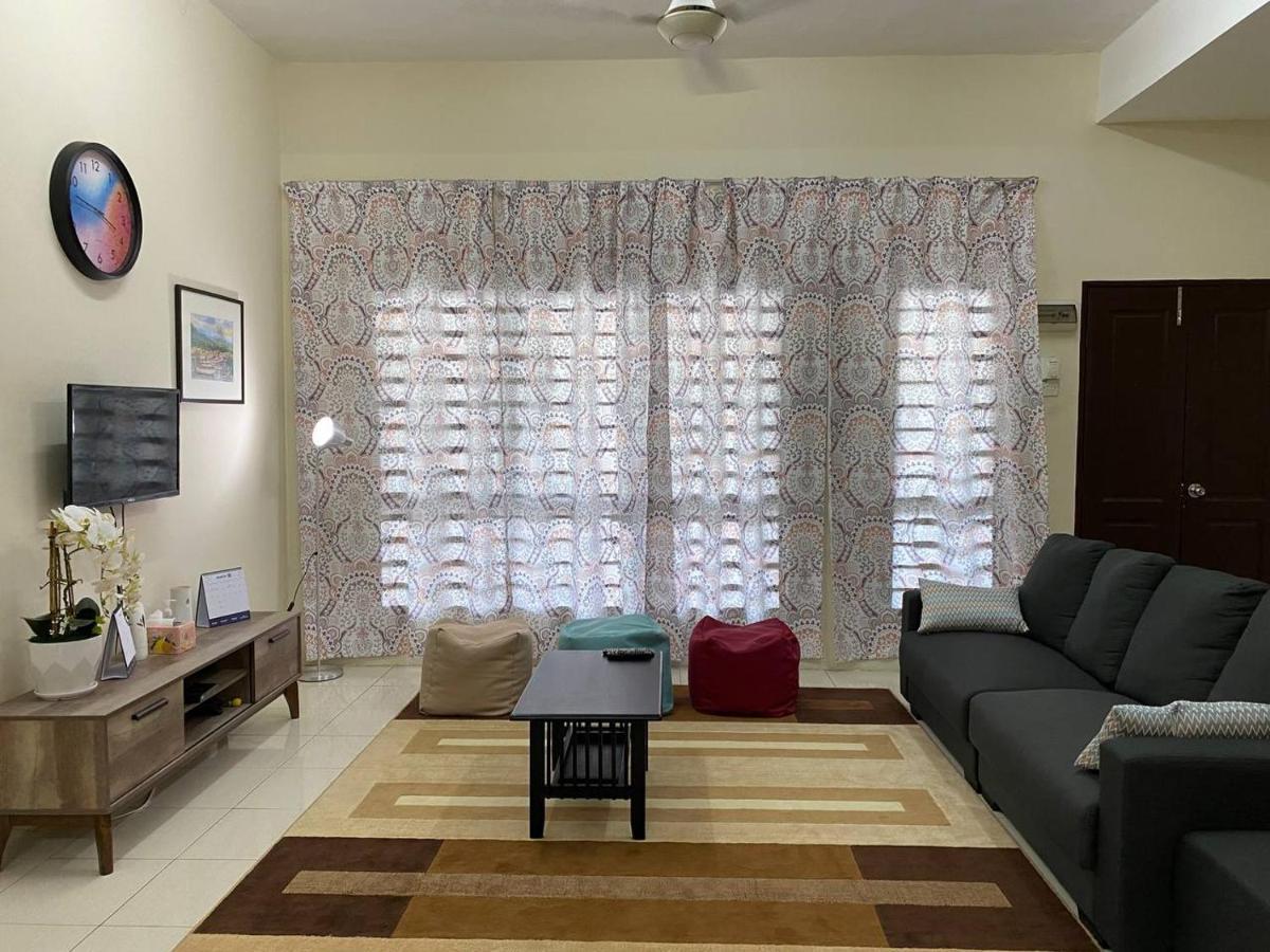 Spacious Cozy Lakeville Homestay 4 Bedrooms All With Aircond Сері-Іскандар Екстер'єр фото