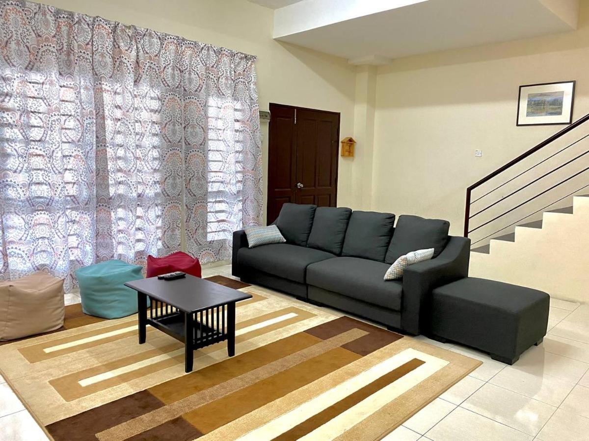 Spacious Cozy Lakeville Homestay 4 Bedrooms All With Aircond Сері-Іскандар Екстер'єр фото